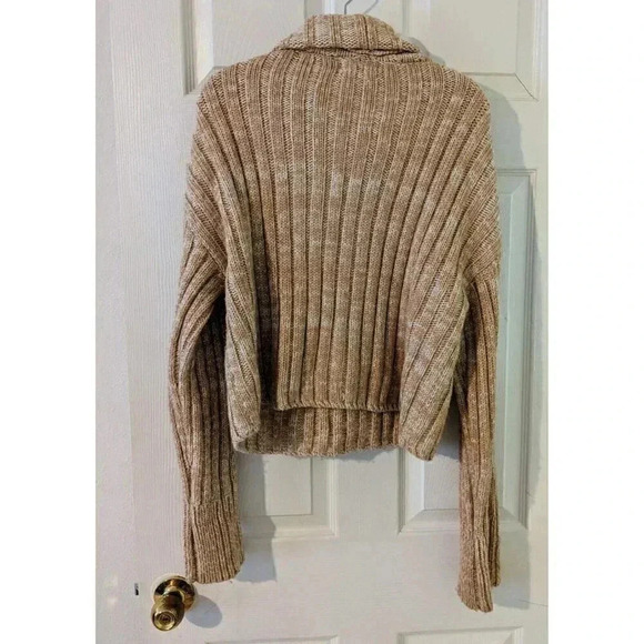 Urban Outfitters Women's Tan‎ Long Sleeve Turtleneck Cropped Sweater Size Large - Picture 4 of 6